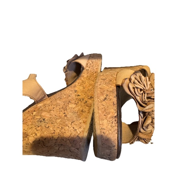 salpy Shoes Women's‎ Tan Fllowers Cork Wedge Heels Size 5.5 - Picture 3 of 5